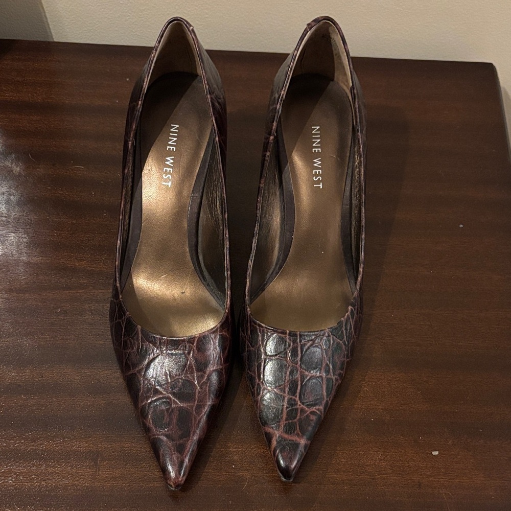 Nine West Brown leather croc print - Size 7M